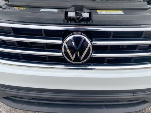 Used 2023 Volkswagen Tiguan SE w/ Panoramic Sunroof Package image 29