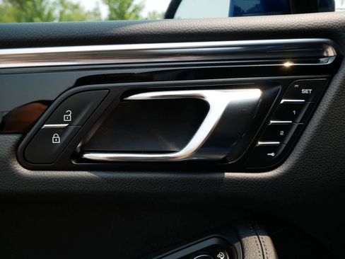 New 2025 Porsche Macan image 13