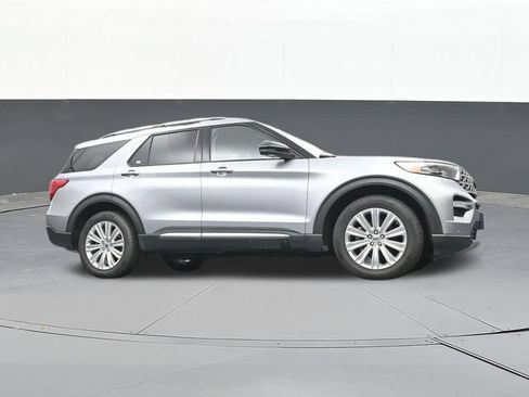 Used 2022 Ford Explorer Limited w/ Equipment Group 301A AWD/4WD image 54