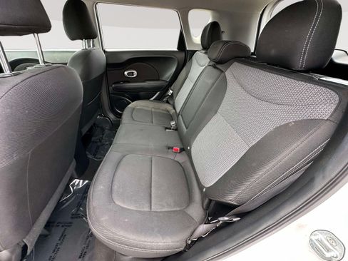 Used 2018 Kia Soul + FWD image 30