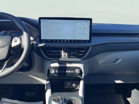 Certified 2025 Ford Escape Platinum AWD/4WD image 10