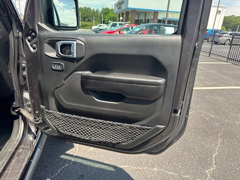 Used 2021 Jeep Wrangler Sport AWD/4WD image 15