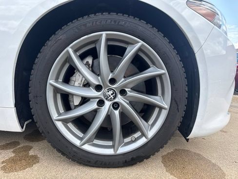 Used 2022 Alfa Romeo Giulia Ti AWD/4WD image 22