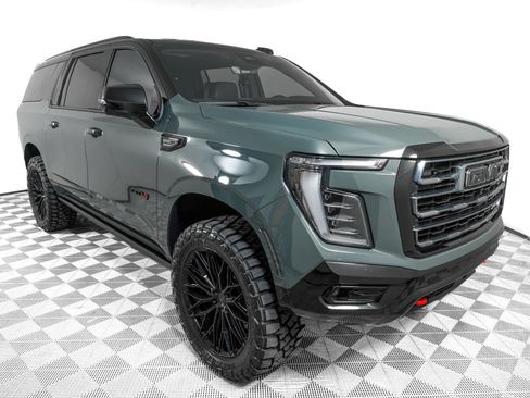 Used 2026 GMC Yukon XL AT4 w/ AT4 Premium Plus Package AWD/4WD image 3