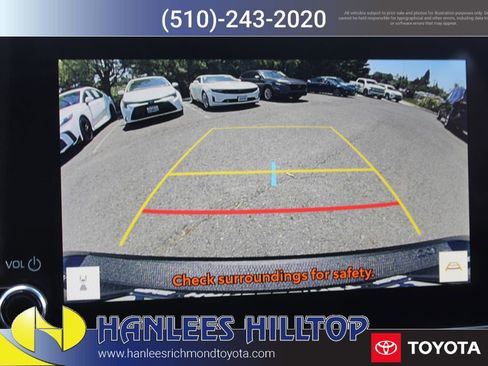 Used 2025 Toyota Camry SE FWD image 25