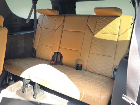 Certified 2022 Cadillac Escalade ESV Premium Luxury w/ LPO, Illumination Package image 29