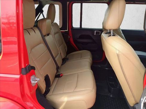 Used 2018 Jeep Wrangler Unlimited Sahara image 19