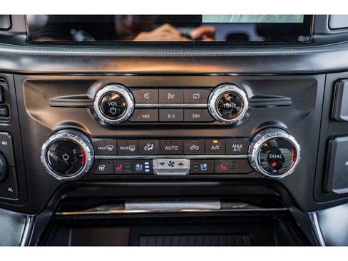 Used 2024 Ford F150 Platinum w/ FX4 Off-Road Package image 17