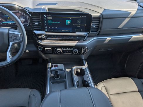 Used 2025 Chevrolet Silverado 1500 LTZ w/ LTZ Premium Package image 18