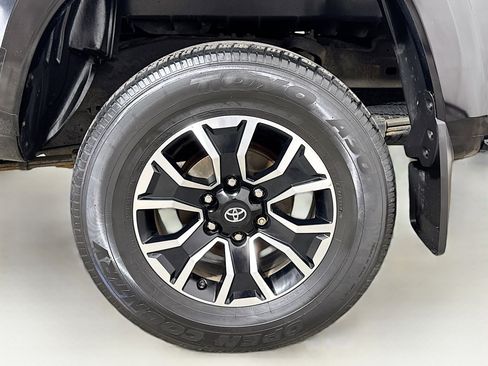 Used 2021 Toyota Tacoma TRD Sport image 29