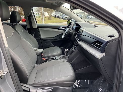 Used 2024 Volkswagen Taos SE image 35