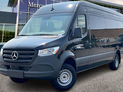 New 2024 Mercedes-Benz Sprinter 3500 image 2