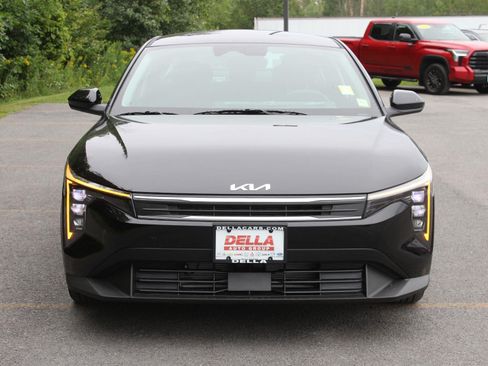 New 2026 Kia K4 FWD image 2