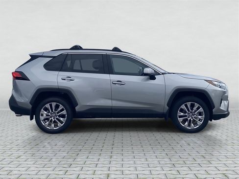 Certified 2025 Toyota RAV4 XLE Premium image 8