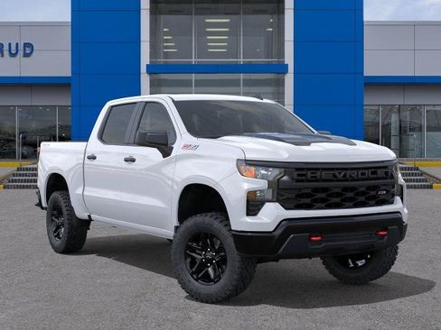 New 2026 Chevrolet Silverado 1500 Custom Trail Boss w/ LPO, Dark Essentials Package AWD/4WD image 7