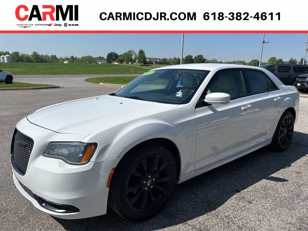 Used 2022 Chrysler 300 Touring L RWD image 3