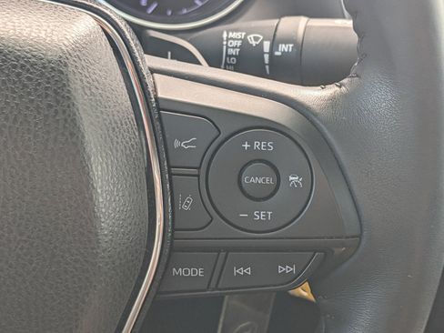 Used 2019 Toyota Camry SE image 20