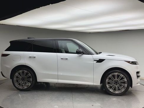 New 2026 Land Rover Range Rover Sport Dynamic SE image 9