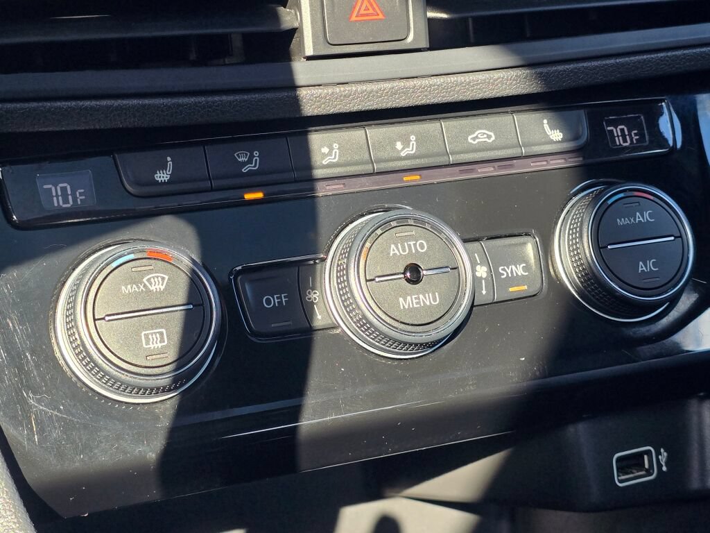 Used 2019 Volkswagen Jetta R-Line FWD image 29