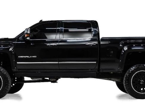 Used 2016 GMC Sierra 2500 Denali w/ Duramax Plus Package AWD/4WD image 6