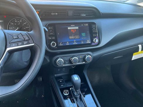 New 2024 Nissan Kicks SV image 12