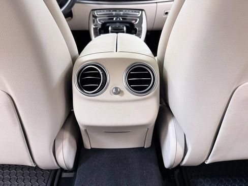Used 2019 Mercedes-Benz E 300 image 27