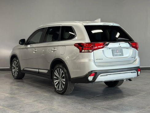 Used 2019 Mitsubishi Outlander SE image 8