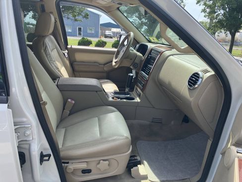 Used 2008 Ford Explorer Eddie Bauer AWD/4WD image 3