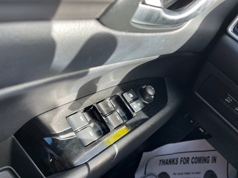 Used 2019 MAZDA CX-5 Touring image 23