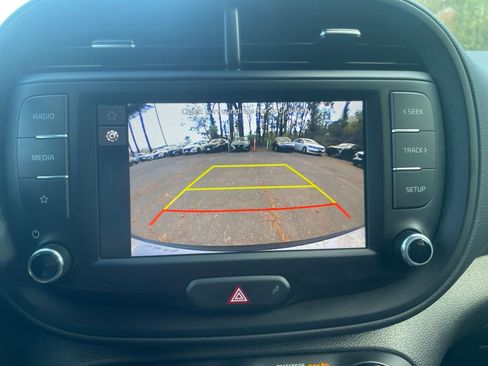 Used 2025 Kia Soul LX w/ LX Technology Package image 22