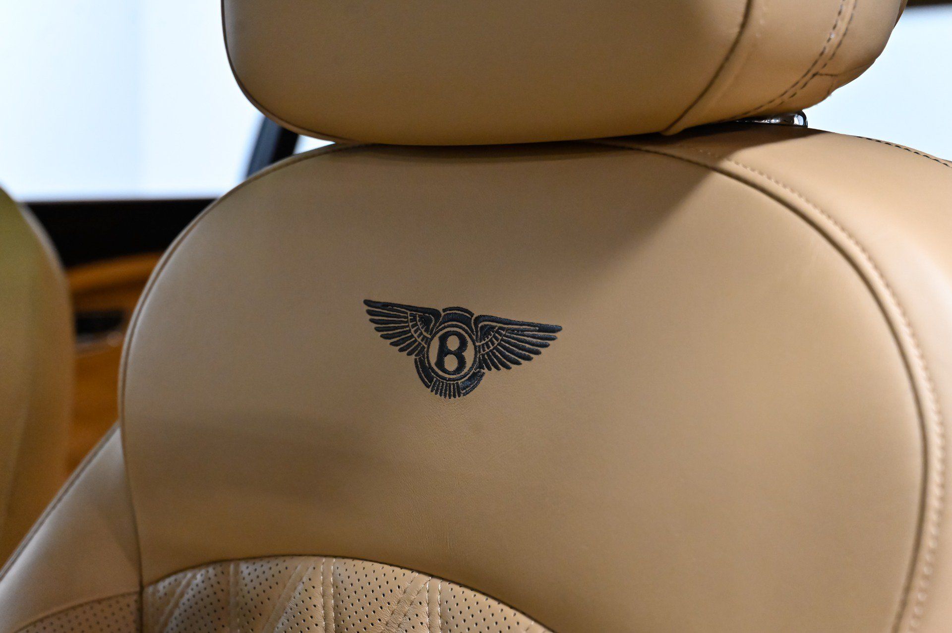 Used 2017 Bentley Mulsanne RWD image 46