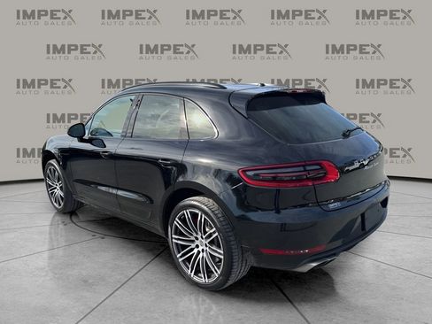 Used 2017 Porsche Macan Turbo image 3