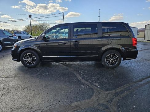 Used 2016 Dodge Grand Caravan SE image 31