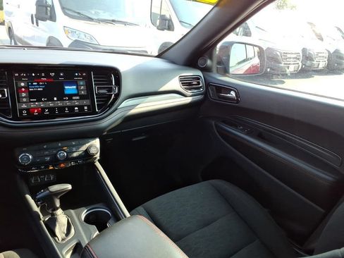 Certified 2025 Dodge Durango GT AWD/4WD image 16
