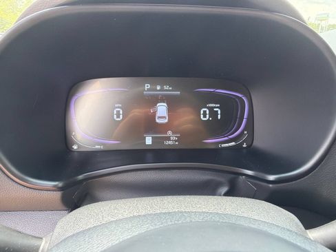 Used 2025 Kia Soul LX w/ LX Technology Package FWD image 26