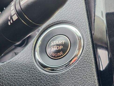 Used 2018 Nissan Rogue SL w/ Premium Package image 41