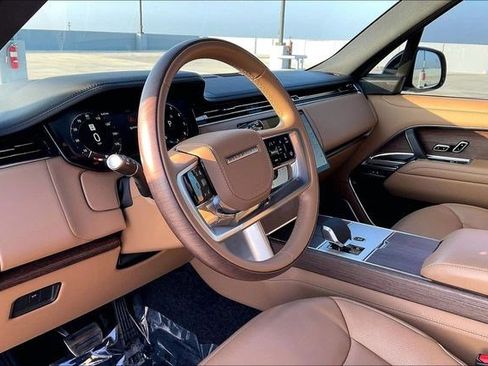 Used 2025 Land Rover Range Rover Long Wheelbase Autobiography image 16