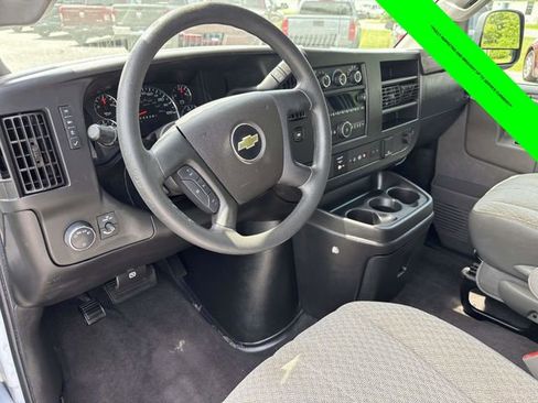 Used 2020 Chevrolet Express 2500 LT w/ LT Preferred Equipment Group RWD image 8