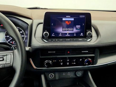 Used 2023 Nissan Rogue S AWD/4WD image 18