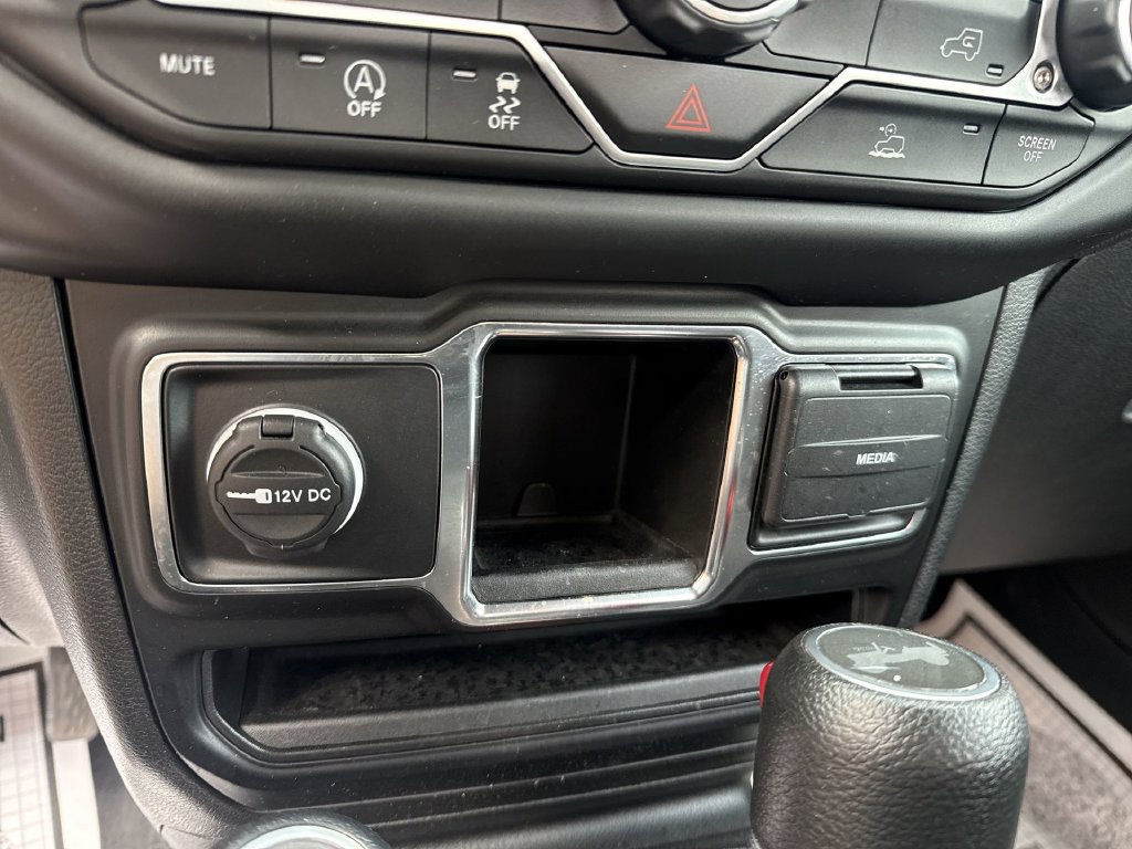 Used 2022 Jeep Wrangler Sport AWD/4WD image 24