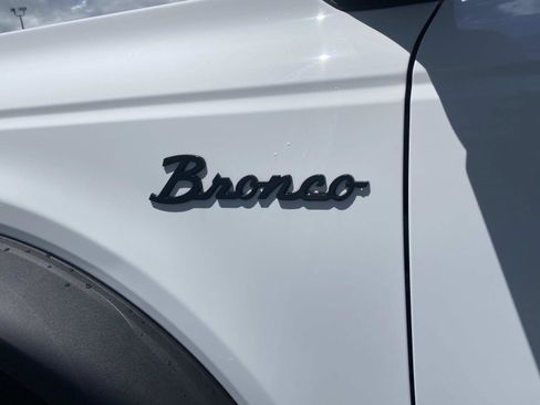 Used 2024 Ford Bronco Outer Banks AWD/4WD image 9
