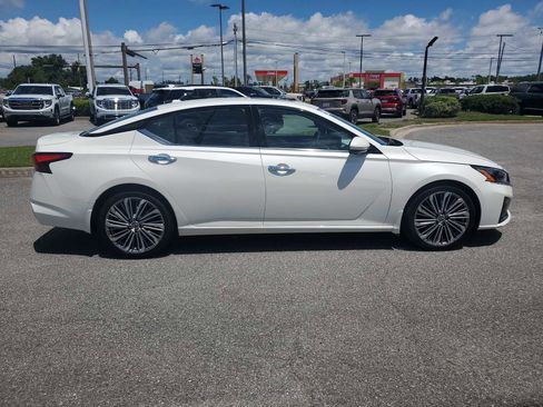 Used 2024 Nissan Altima 2.5 SL FWD image 7