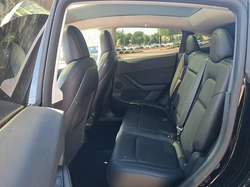Used 2022 Tesla Model Y Long Range AWD/4WD image 12