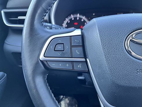Used 2023 Toyota Highlander XLE AWD/4WD image 17