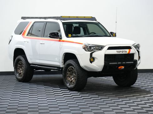Used 2023 Toyota 4Runner 40th Anniversary SE image 5