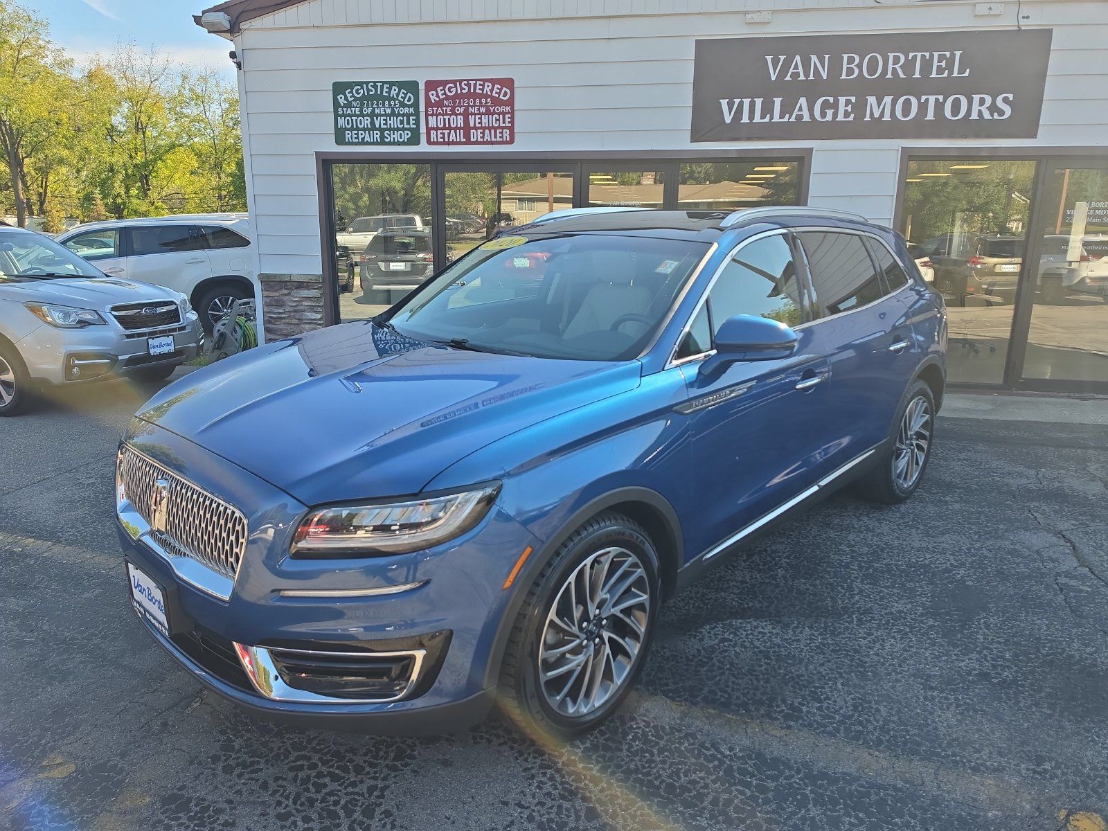 Used 2020 Lincoln Nautilus Reserve w/ Cargo Utility Package AWD/4WD image 1