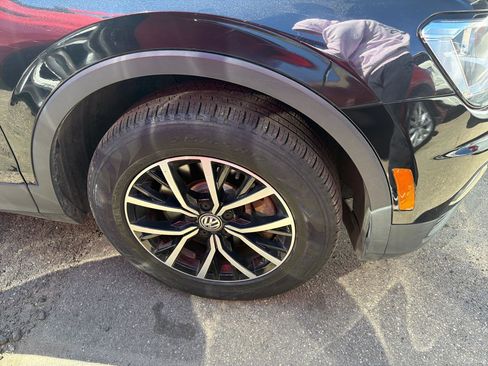 Used 2021 Volkswagen Tiguan SE w/ 3rd Row Seat Package image 4