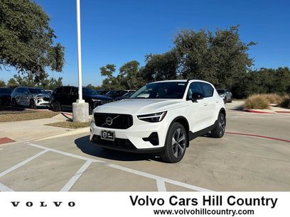 New 2026 Volvo XC40 B5 Plus w/ Protection Package Premier
