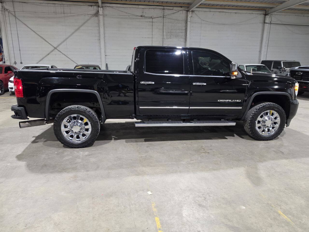 Used 2016 GMC Sierra 2500 Denali w/ Duramax Plus Package AWD/4WD image 17