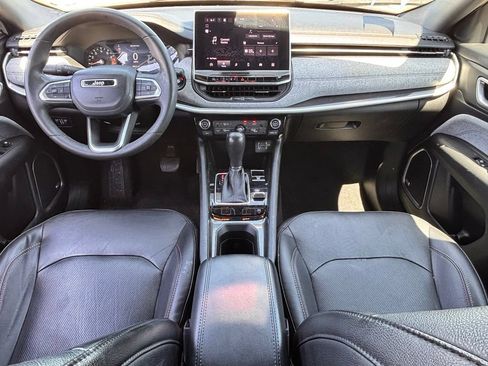 Used 2023 Jeep Compass Latitude w/ Sun and Sound Group AWD/4WD image 10